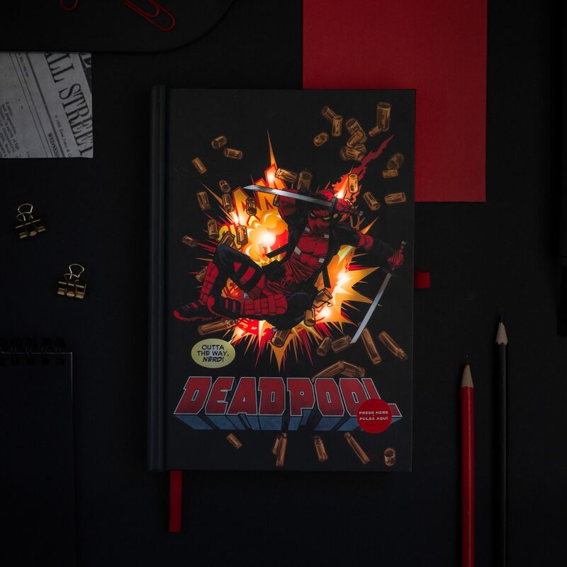 Caderno A5 Premium LED Deadpool Marvel