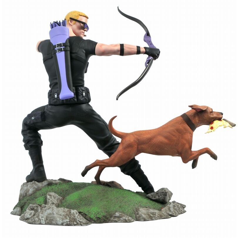 Figura Estatua Olho de Falcão + Cão Marvel Gallery Comic 23cm